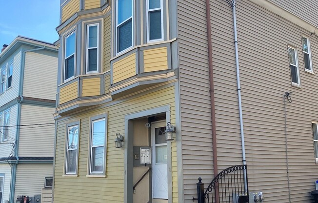 2 beds, 1 bath, 788 sqft, $2,600, Unit 2