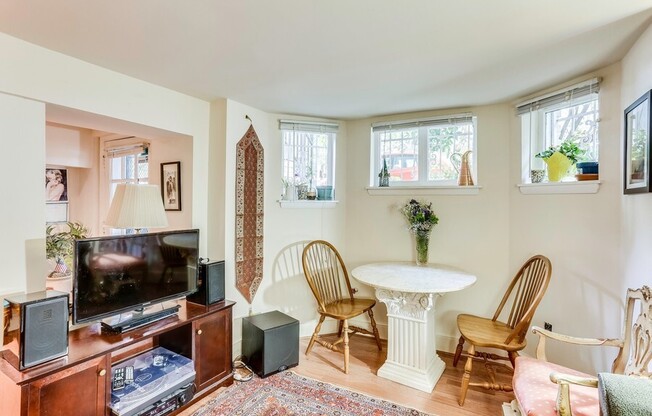 1726 Willard St NW Unit A