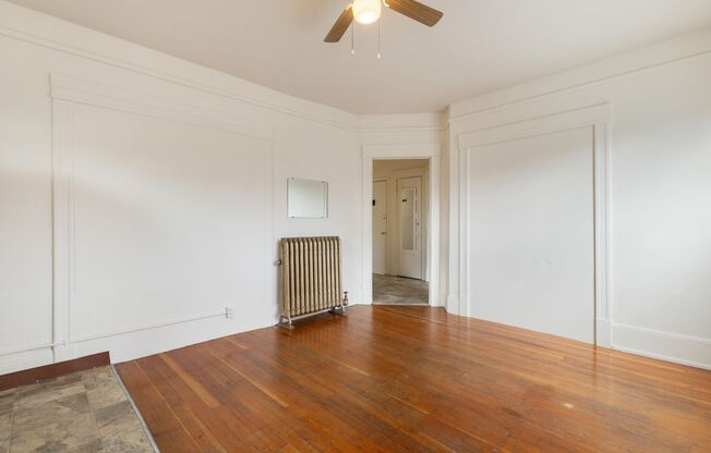 1 bed, 1 bath, 460 sqft, $1,200, Unit 321