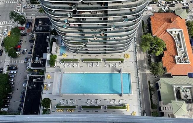 1 bed, 1 bath, 609 sqft, $3,450, Unit 55 SW 9th St # 3102