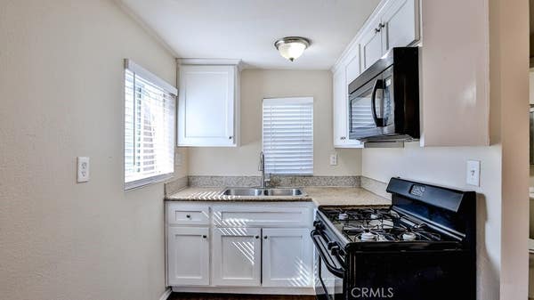 1829 1/2 E 63 ST