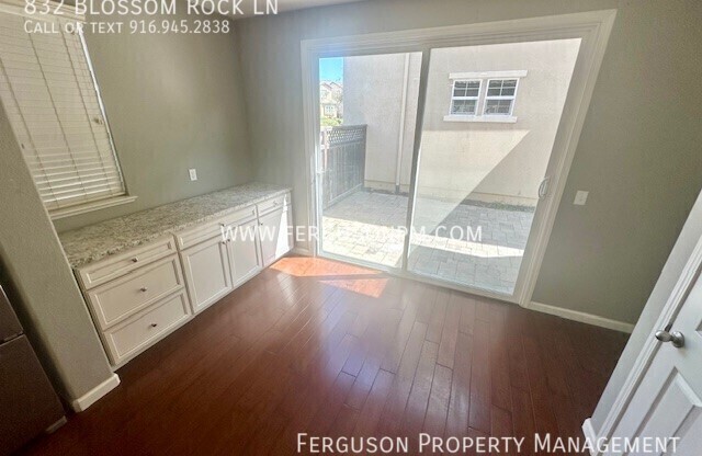 832 BLOSSOM ROCK LN