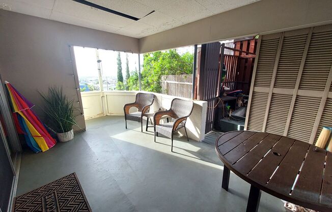 Downstairs 2br/1ba Furnished w/views