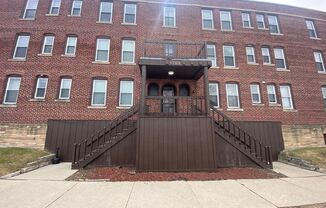 1709 E Park Pl