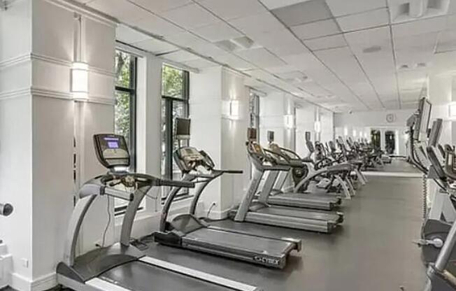 2 beds, 1 bath, 779 sqft, $6,000, Unit 25D