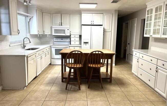 523 SPG OAKS BLVD