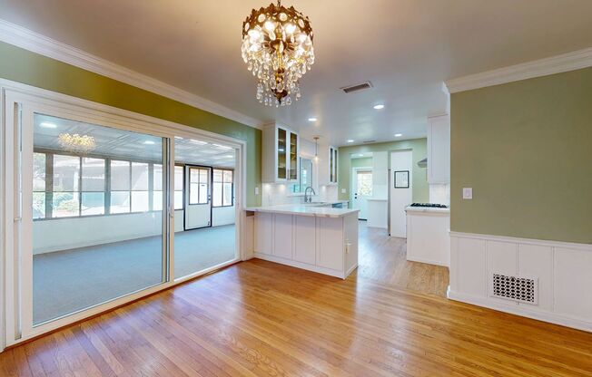 Spacious 4-bed Pasadena home with stunning garden!