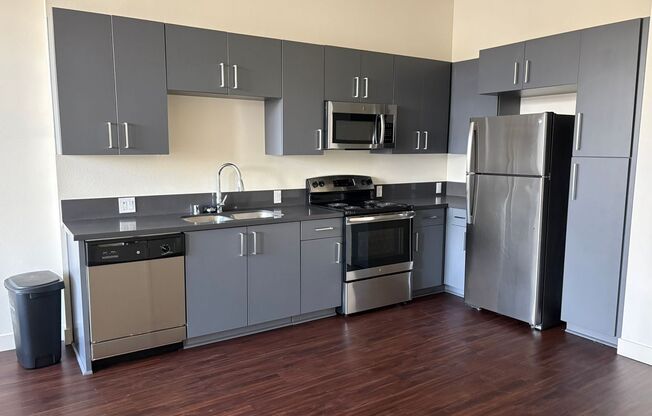 2 beds, 2 baths, 890 sqft, $2,610, Unit 412