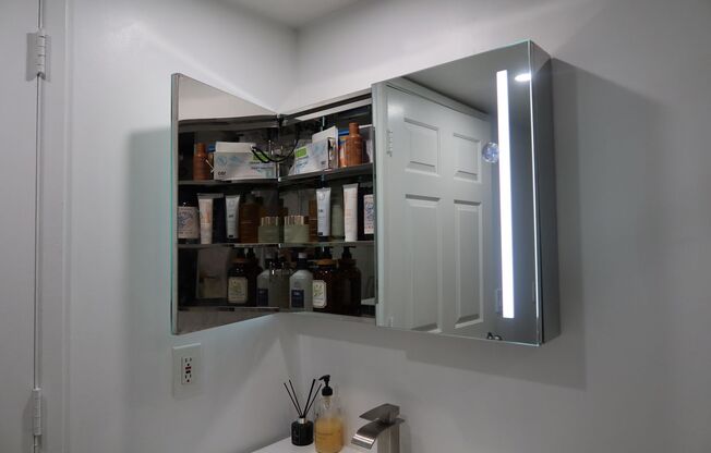 2 beds, 2 baths, 1,124 sqft, $2,600, Unit Bedroom 1