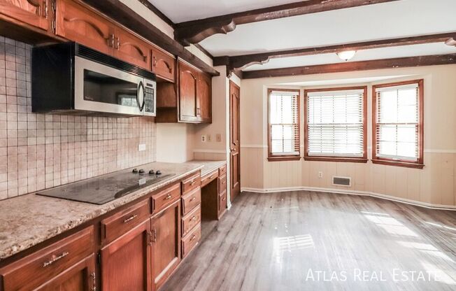 9011 W 105 ST