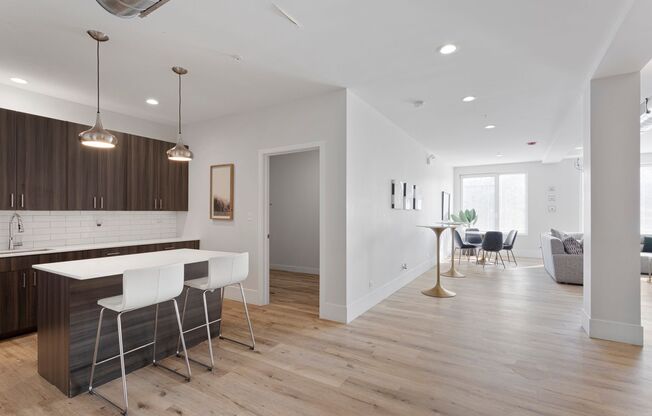 Studio, 1 bath, 360 sqft, $1,650, Unit 209