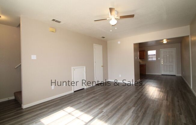 2 beds, 1.5 baths, $875