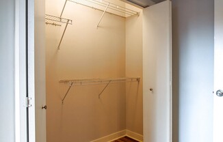2420 N Kedzie 302