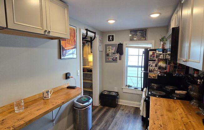 1 bed, 1 bath, $1,075, Unit # 204