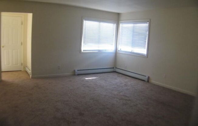 2 beds, 1 bath, 1,000 sqft, $925, Unit 125