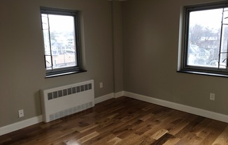 1 bed, 1 bath, $2,300, Unit 33