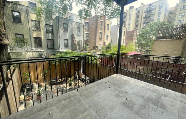 471 W 140 ST