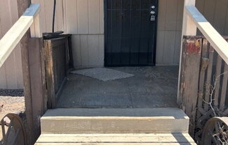 221 S DAKOTA ST