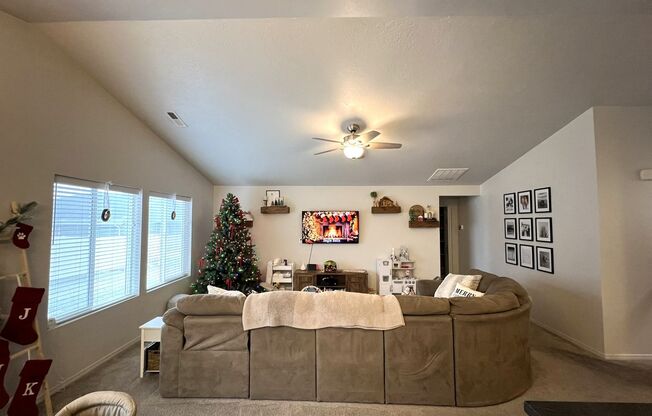 3 beds, 2 baths, $2,050