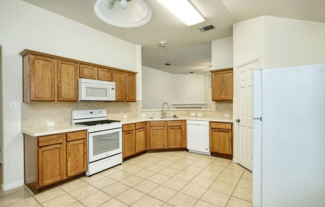 Nice 4/2/2in Ridgewood!