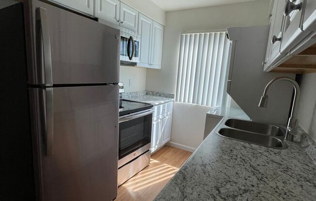 1 bed, 1 bath, 592 sqft, $1,075, Unit 215