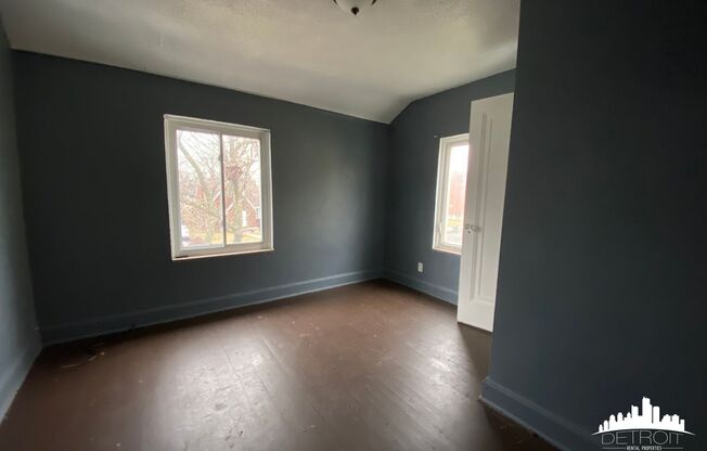 3 beds, 1 bath, $1,300