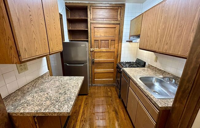 1 bed, 1 bath, 450 sqft, $1,895, Unit 520-L1
