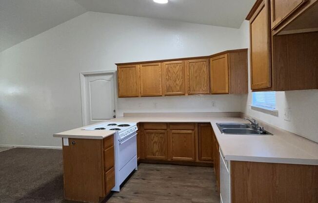 2 beds, 2 baths, $1,450, Unit 2417