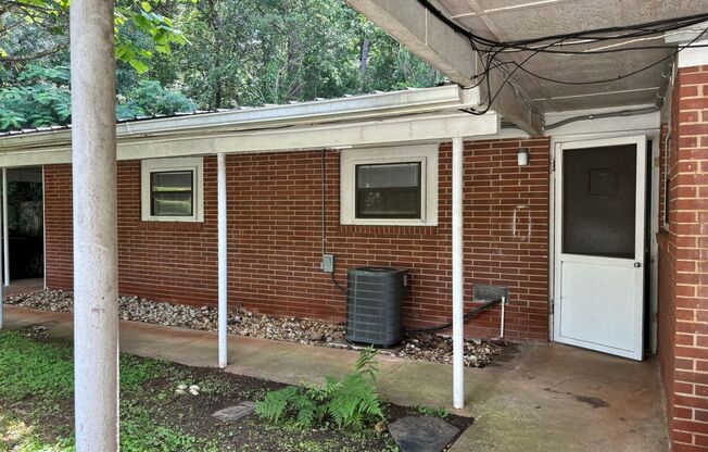 2BR/1BA - Duplex located off of South Milledge Avenue! Available soon!