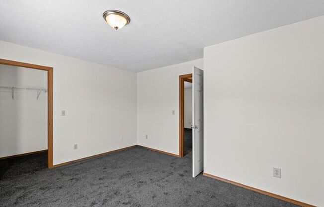 2 beds, 1 bath, 1,150 sqft, $981, Unit 2-09