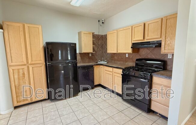 121 N 12 AVE