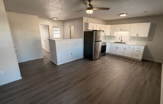 2 beds, 1 bath, 855 sqft, $1,049, Unit 3366-14