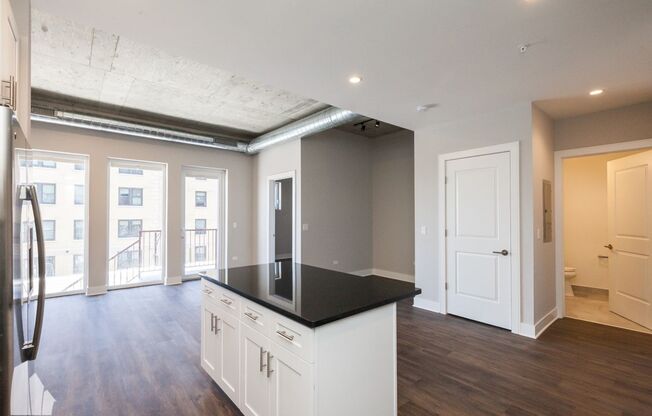 1 bed, 1 bath, 642 sqft, $3,100, Unit 3833-302