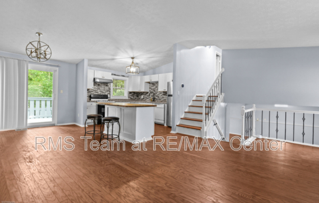 5136 ROCK GLN DR