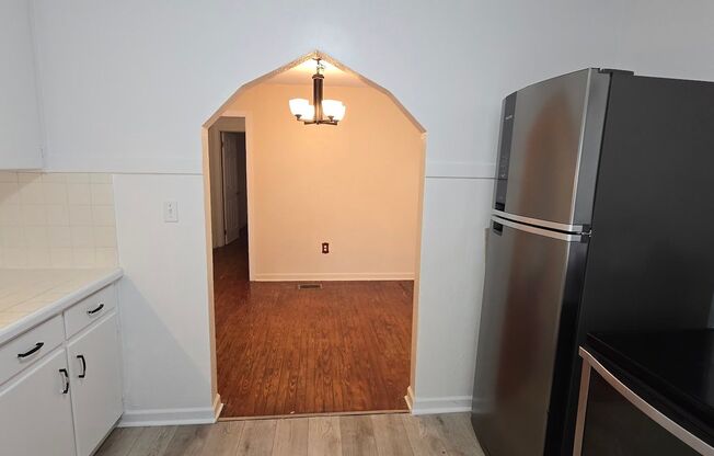 2 beds, 1 bath, $1,425