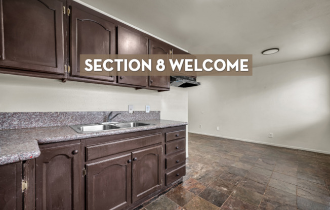 5243 N HUNTINGTON DR