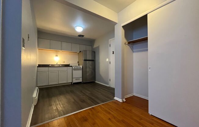 1 bed, 1 bath, 450 sqft, $895, Unit 03