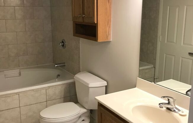 2 beds, 2 baths, 840 sqft, $1,824, Unit 4-0509