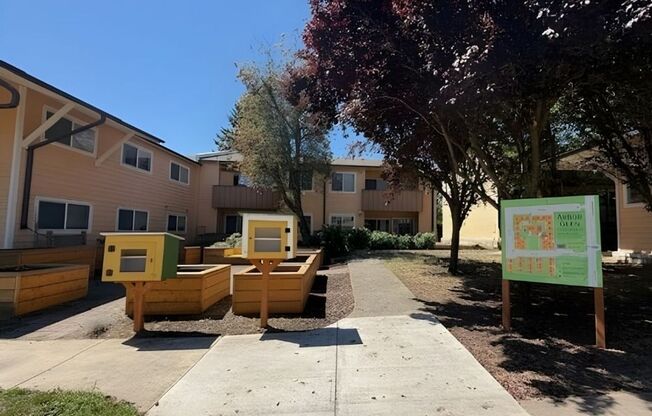 3 beds, 1.5 baths, 1,117 sqft, $1,504, Unit H-80