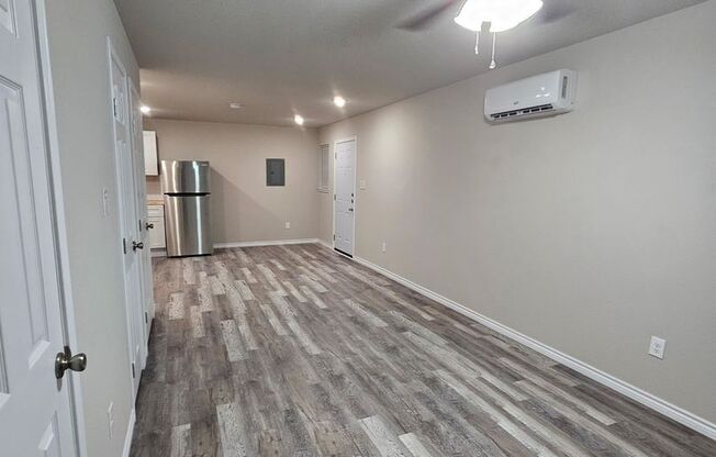 Studio, 1 bath, 400 sqft, $799, Unit 37