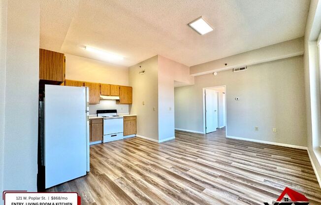 1 bed, 1 bath, 900 sqft, $868, Unit 212