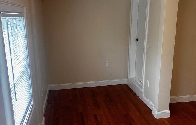 1 bed, 1 bath, 650 sqft, $1,800, Unit 1