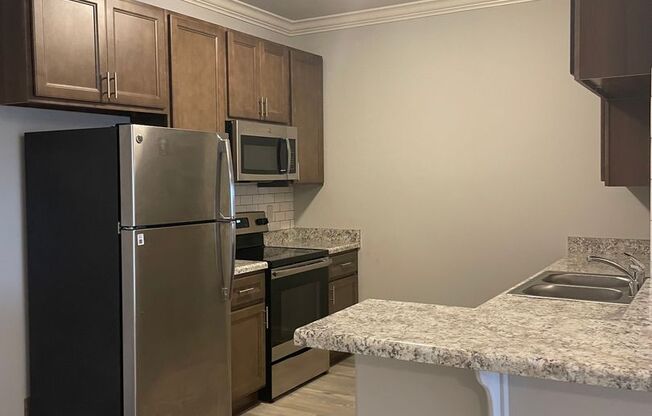 1 bed, 1 bath, 848 sqft, $775, Unit 31