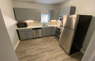 Lovely & Renovated Seton Hill 2bd + den/2ba CAC & W/D! Available 11/1