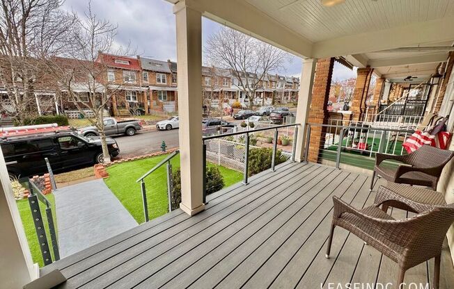 1334 QUEEN ST NE