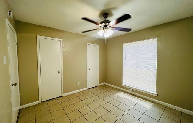 2 beds, 1 bath, 849 sqft, $1,300, Unit 2-144