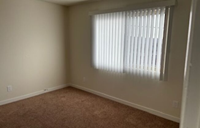 2 beds, 1 bath, $1,950, Unit 11