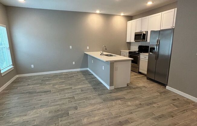 Studio, 1 bath, 528 sqft, $1,650