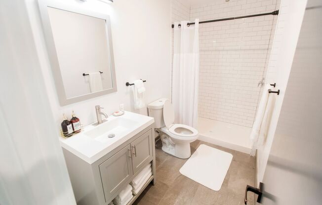 1 bed, 1 bath, $2,100, Unit 3