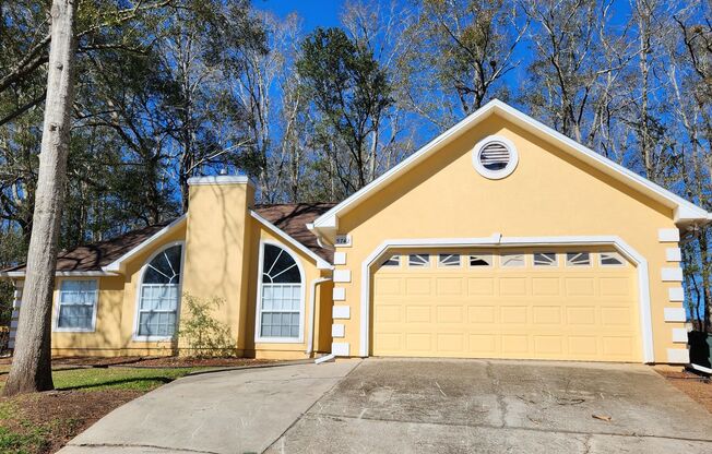 3 bedroom house for rent off Buck Lake Rd, all wood/ ceramic floors, 2 car garage available February 7, 2025 for $2450 per month